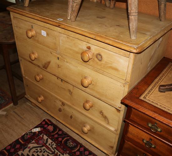 Victorian pine chest of drawers